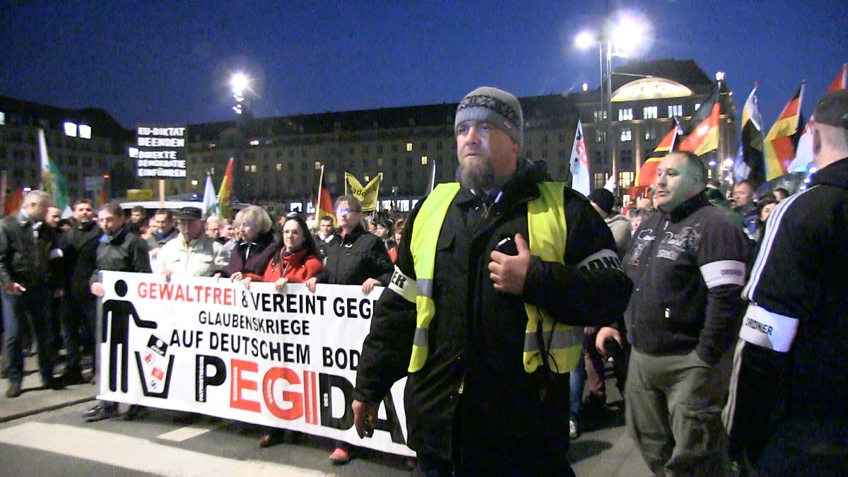 Pegida Dresden 23032015 Ordner