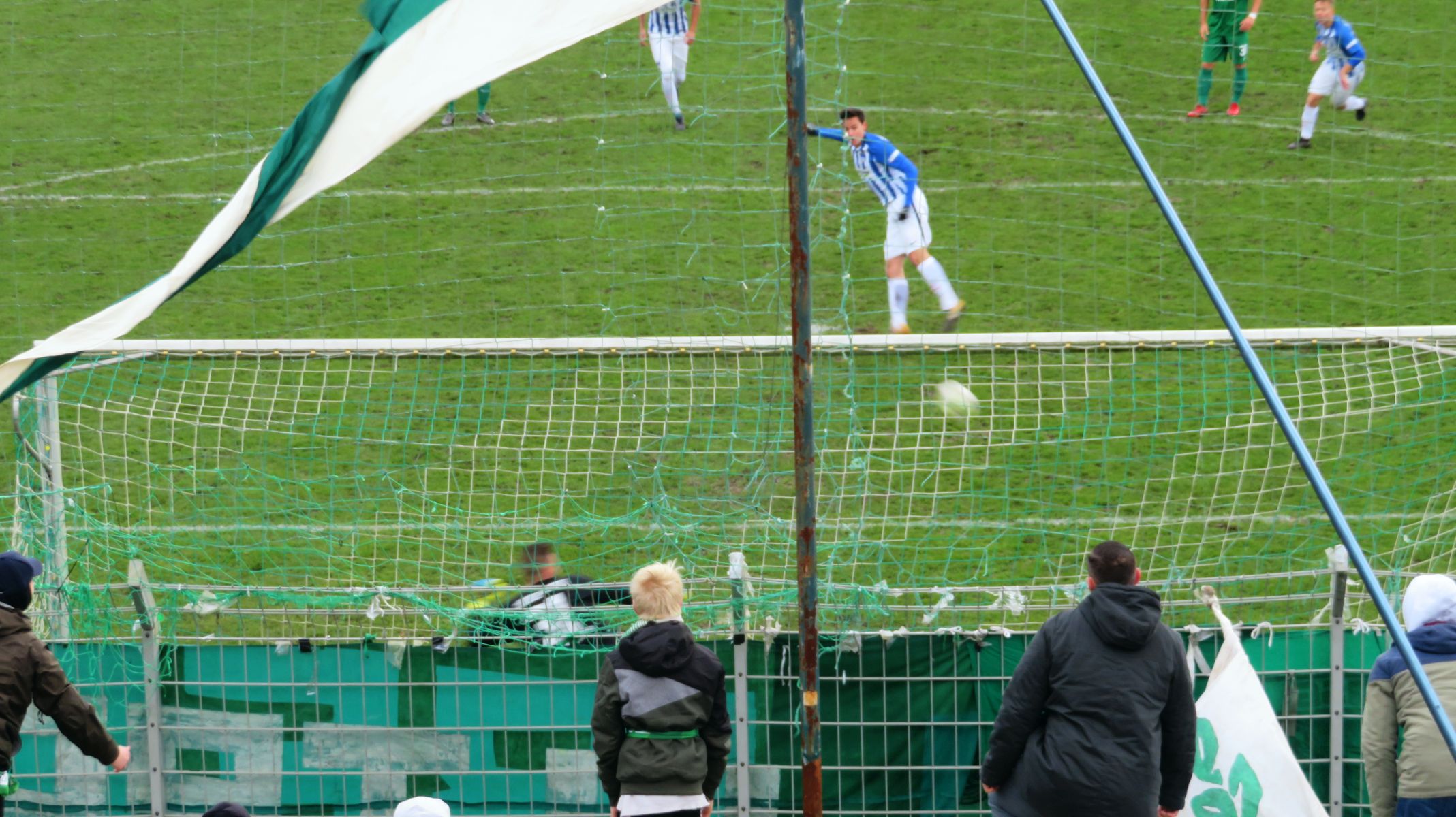 Chemie Leipzig BSG 26.11.2017 versus Hertha 2 Null zu Zwei (39) mail Elfmeter verwandelt, Latte verladen