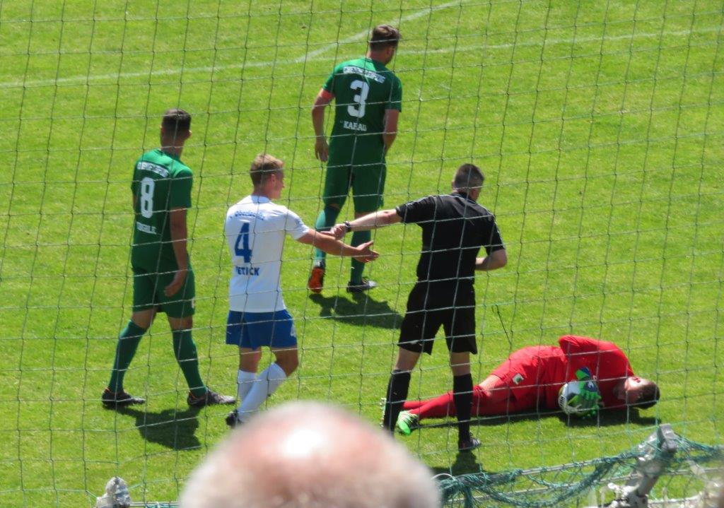 HL Chemie vs FCO 2. Halbzeit Angriff FCO Lattendresse hält IMG 1958